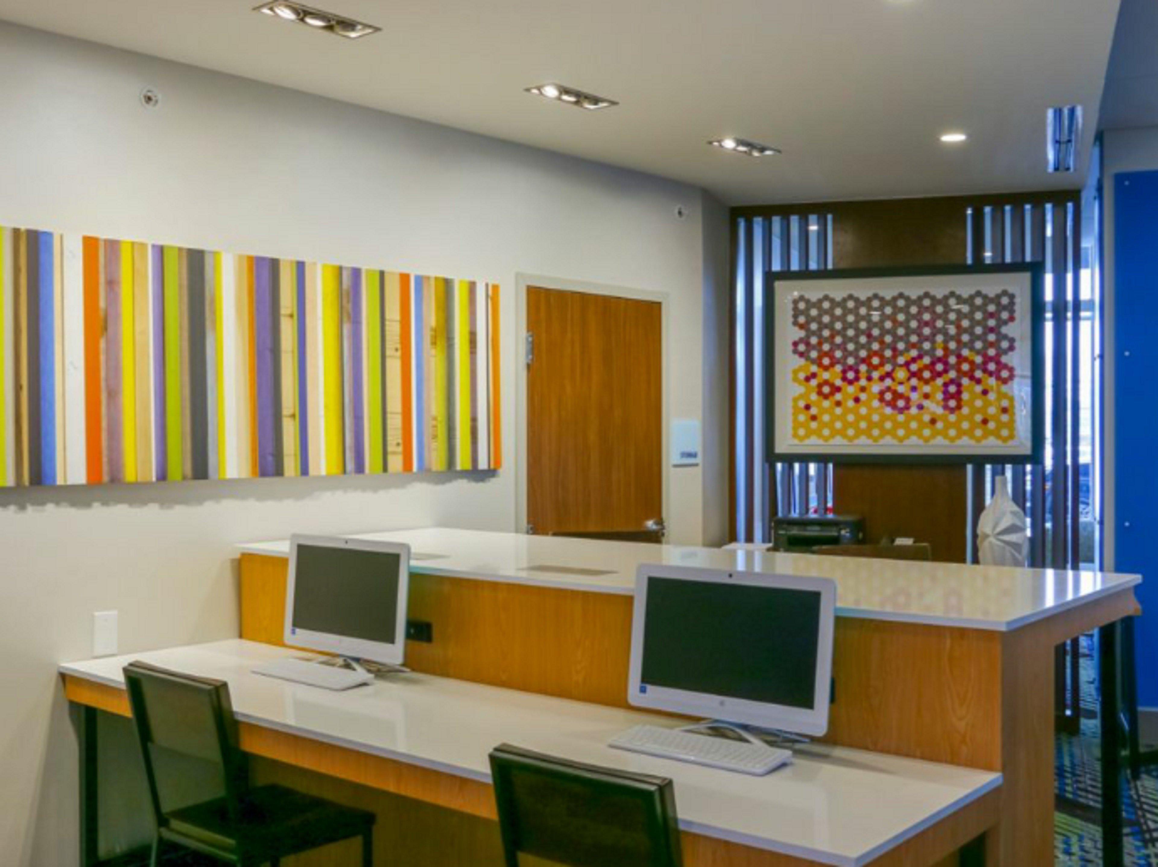 Holiday Inn Express & Suites - Detroit North - Roseville By Ihg Eksteriør bilde
