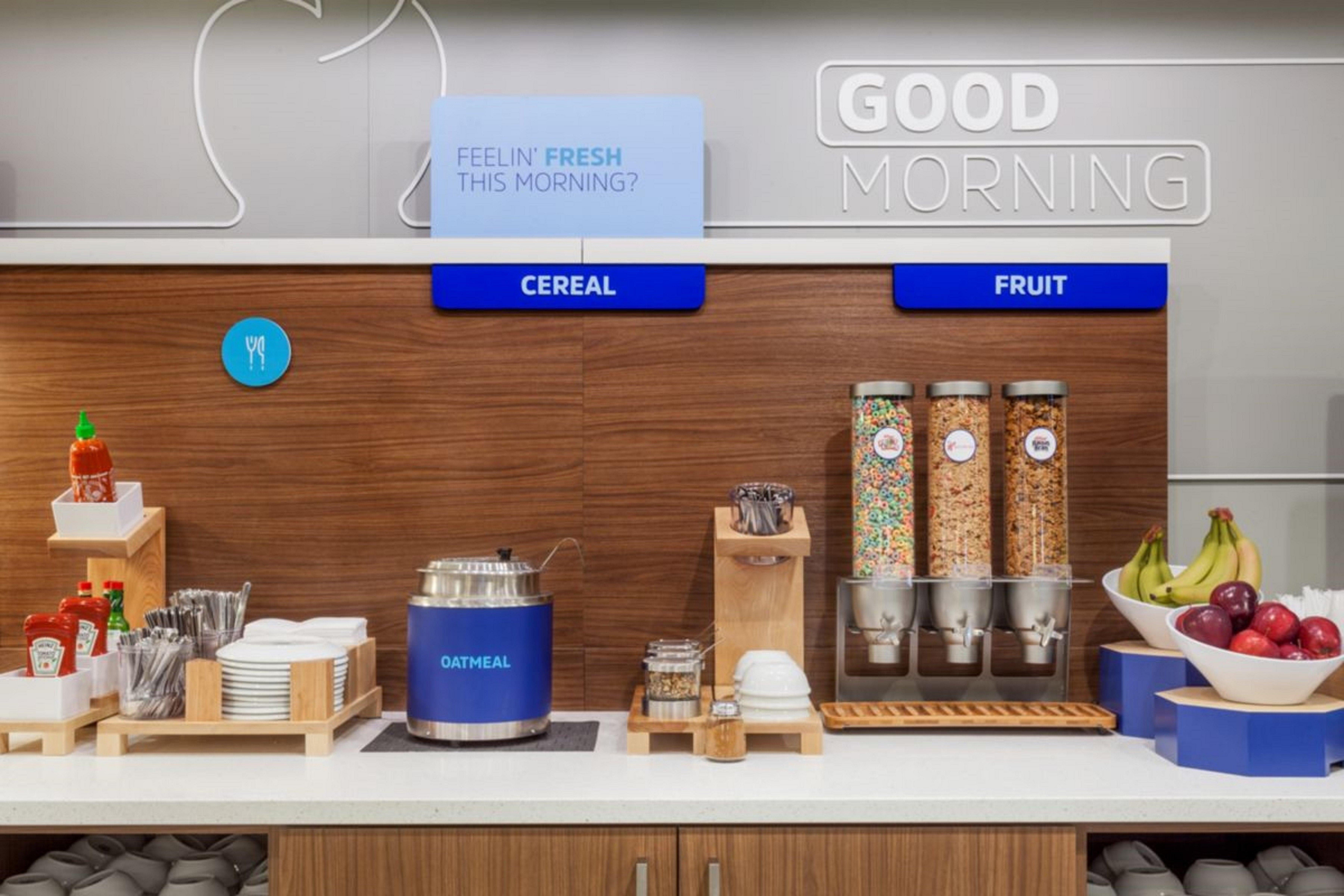 Holiday Inn Express & Suites - Detroit North - Roseville By Ihg Eksteriør bilde