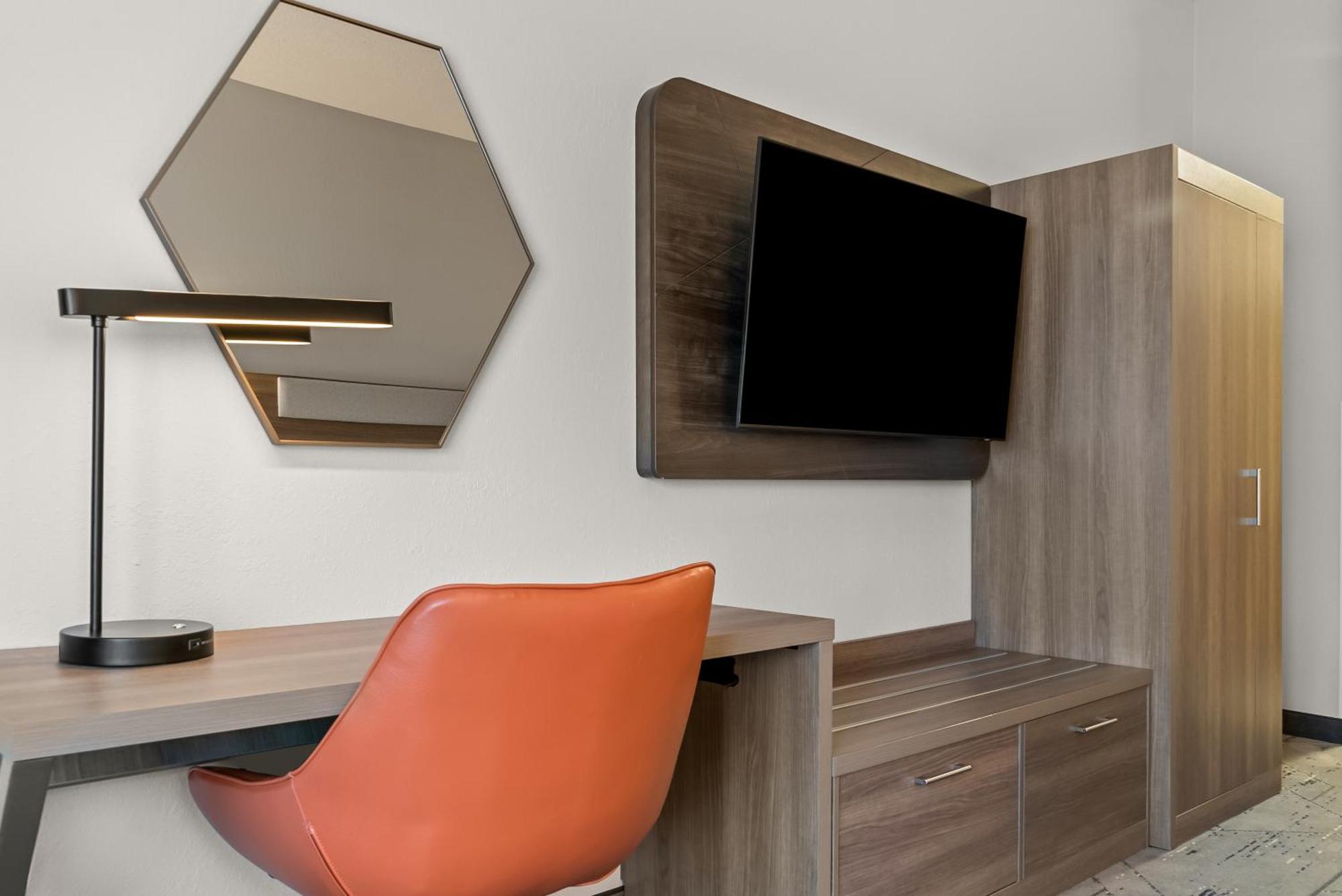 Holiday Inn Express & Suites - Detroit North - Roseville By Ihg Eksteriør bilde