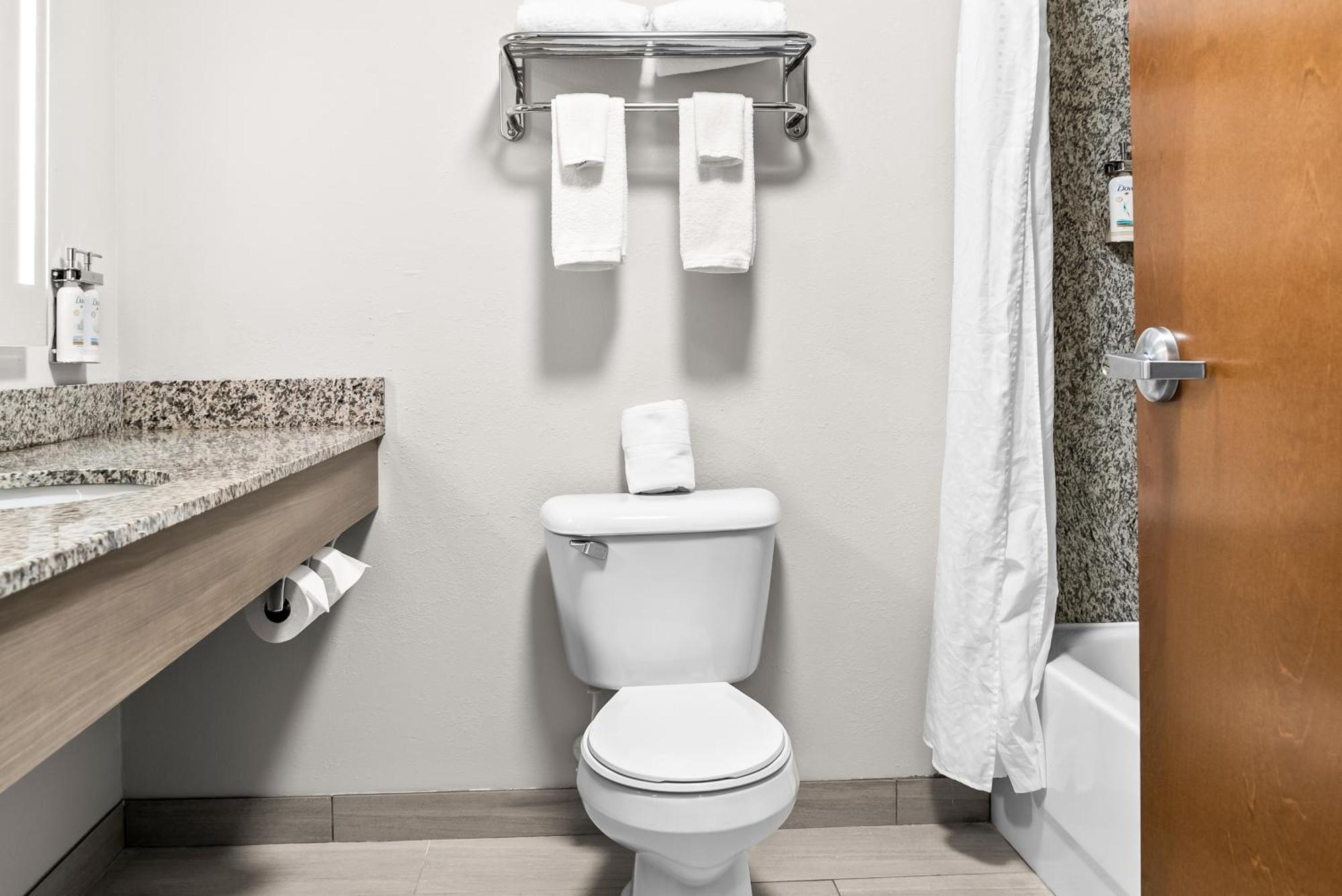 Holiday Inn Express & Suites - Detroit North - Roseville By Ihg Eksteriør bilde