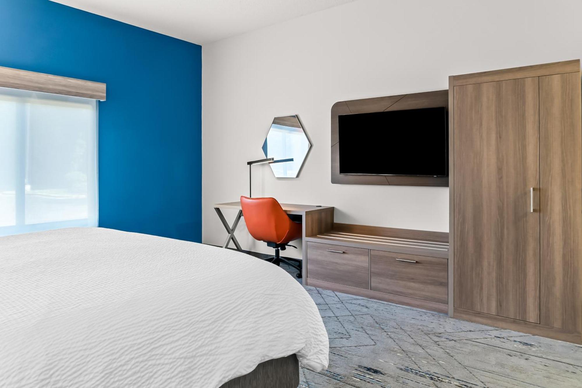 Holiday Inn Express & Suites - Detroit North - Roseville By Ihg Eksteriør bilde