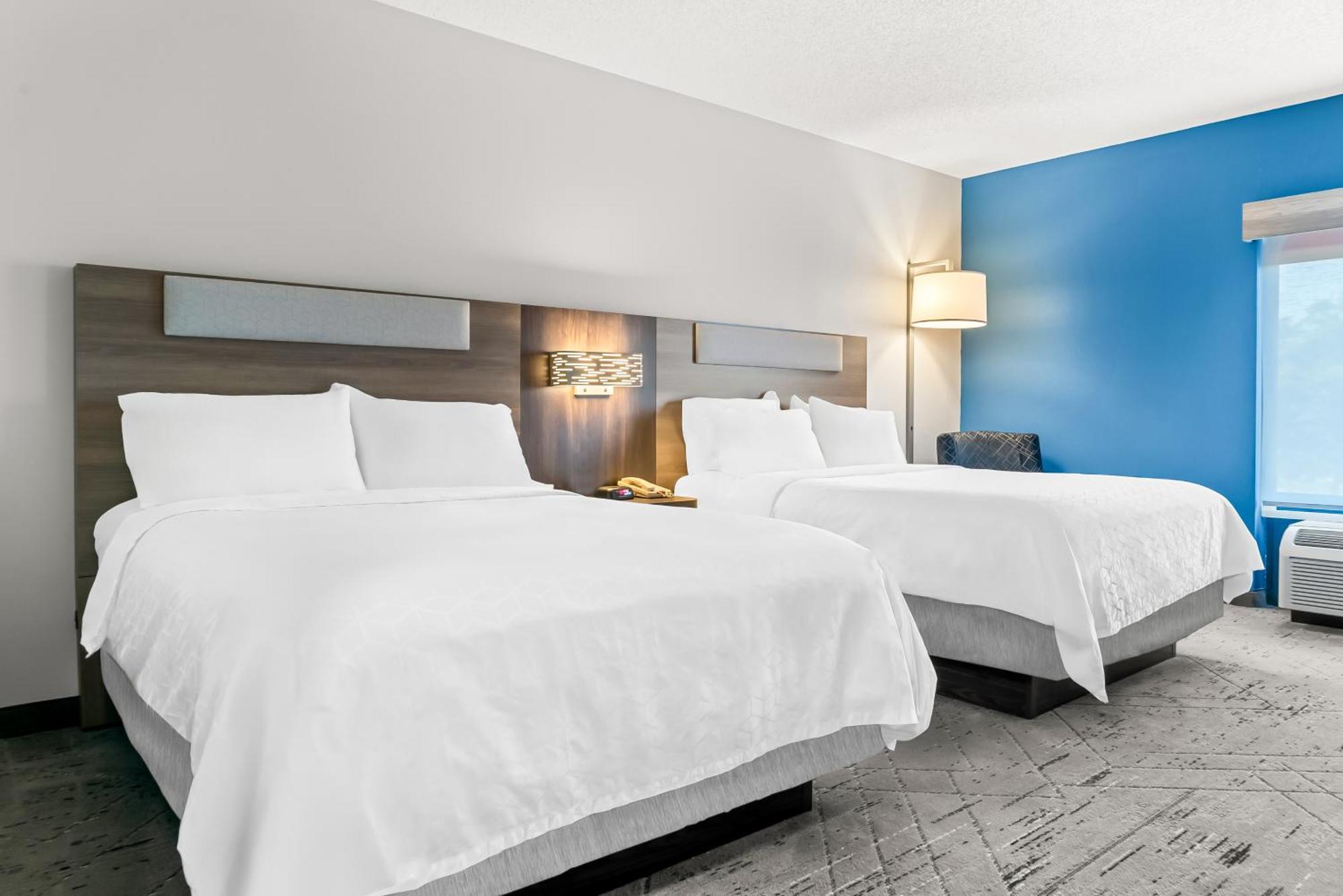 Holiday Inn Express & Suites - Detroit North - Roseville By Ihg Eksteriør bilde